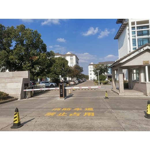 錦溪智能道閘門車牌識別維修