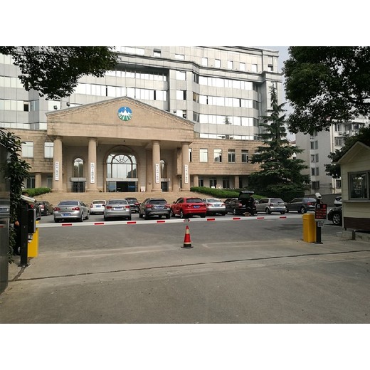 花橋快速門維修，電動門維修售后