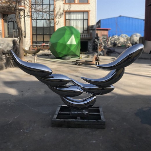 戶外魚群雕塑實拍圖