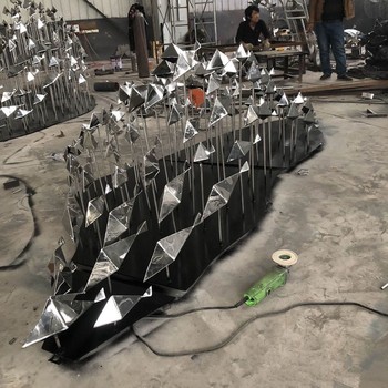 鏡面魚群雕塑制作