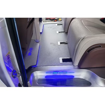 梅江區傳祺M8改裝航椅鋁地板