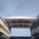 供應(yīng)鋼結(jié)構(gòu)兩棟廠房之間雨棚，軌道式電動(dòng)推拉蓬，懸空雨棚