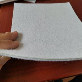 西寧防滲長(cháng)絲復合土工膜350g兩布一膜廠(chǎng)家