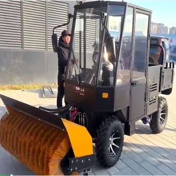 駕駛封閉式掃雪車,全程操作培訓，簡單好用