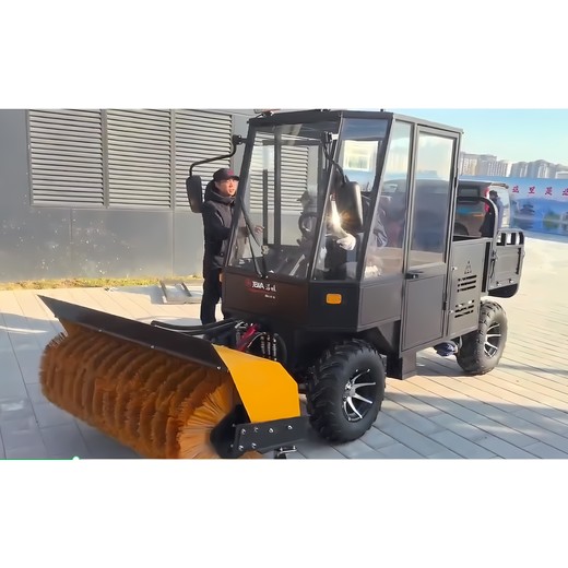封閉式小型除雪車,多機(jī)頭轉(zhuǎn)換，功能切換方便