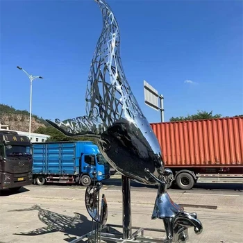 鏡面魚群雕塑不銹鋼發(fā)光鯨魚雕塑加工