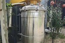 回收二手立式球磨機(jī)砂磨機(jī)回收美縫劑生產(chǎn)設(shè)備圖片