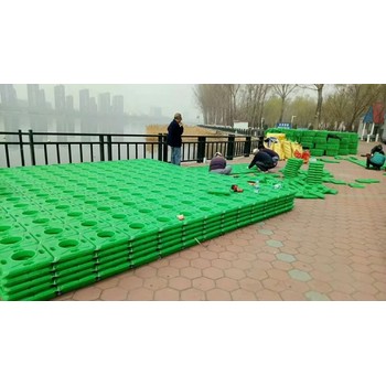濰坊養殖網箱廠家養殖浮球浮島吹塑機廠家直供聯系電話