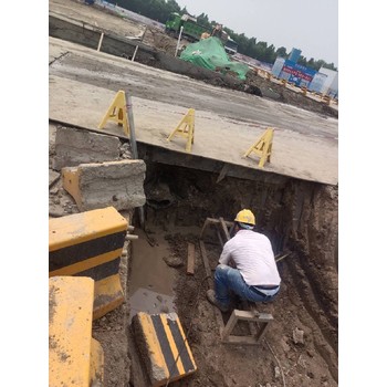 過路水鉆打孔-非開挖pe頂管-橫向馬路鉆孔