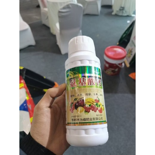 鰲合噴施鈣肥鈣肥使用時(shí)間,為峰肥業(yè)鰲合鈣肥廠家批發(fā)