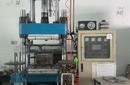 石龍鎮(zhèn)液壓/電控型二手硫化機(jī)回收公司圖片