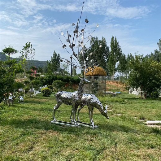 小鹿雕塑圖片不銹鋼鹿雕塑設計制作安裝