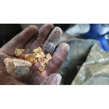 石嘴山哪里回收熱熔膠回收結(jié)構(gòu)膠