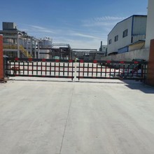 平陰縣廣告道閘停車場管理系統(tǒng)圖片