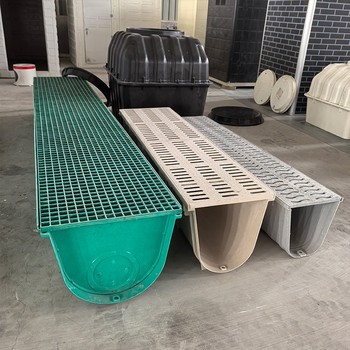 環(huán)保玻璃鋼U型水渠規(guī)格