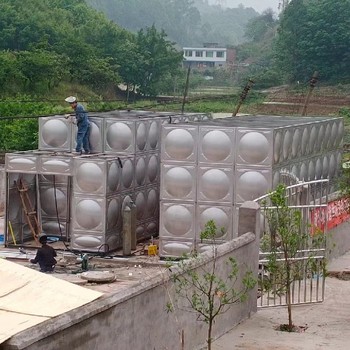 濰坊方形不銹鋼水箱價(jià)格：10000/座304不銹鋼水箱