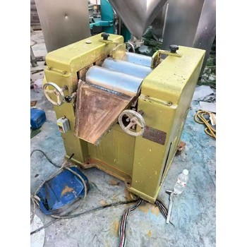 回收精密數(shù)控三輥研磨機(jī)800型液壓三輥研磨機(jī)