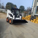 廣東河源廠家供應(yīng)LZ55滑移裝載機(jī)