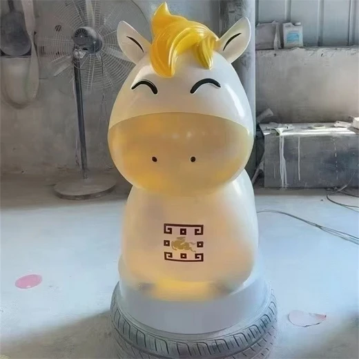 卡通雕塑定制廠家-玻璃鋼卡通雕塑