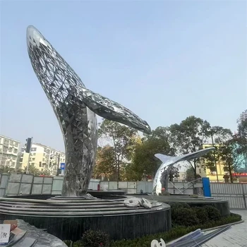 鏤空發(fā)光鯨魚(yú)雕塑圖片,做過(guò)的鯨魚(yú)實(shí)拍圖,海洋生物定制廠家