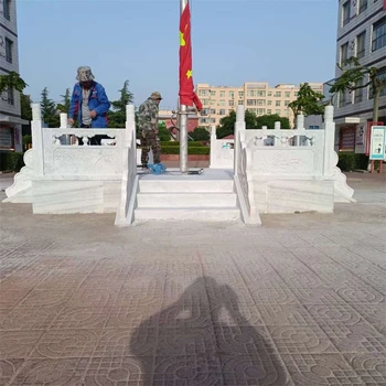 曲陽縣學(xué)校石雕升旗臺廠家電話,各種圖案的升旗臺圖片