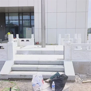 曲陽縣學(xué)校石雕升旗臺廠家電話,各種圖案的升旗臺圖片