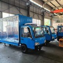 湖北咸寧2噸電動(dòng)載貨車帶頂棚帶雨布的電動(dòng)載貨運(yùn)貨車