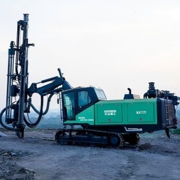 云南曲靖孔山重工KS777一體式頂錘鉆機