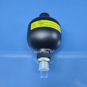 推土機(jī)SD24先導(dǎo)閥蓄能器22Y-72-19000