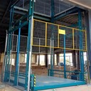 山西安裝生產(chǎn)鏈條式貨梯貨梯升降機(jī)工業(yè)園貨物固定式升降平臺(tái)
