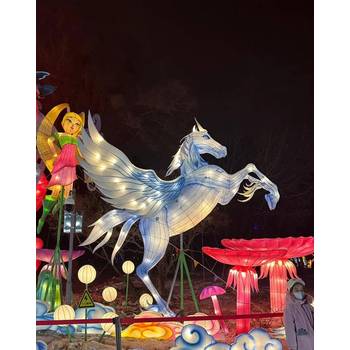 2026西安大唐不夜城新春燈會(huì)——駿馬霓虹耀長(zhǎng)安
