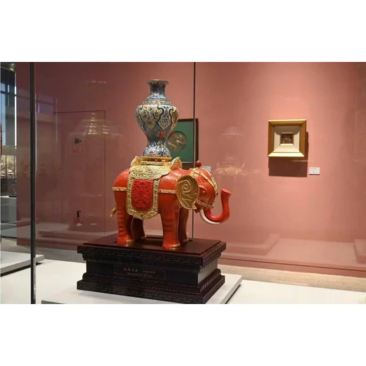 文乾剛、張同祿聯(lián)袂作品《福運(yùn)吉象》漆器琺瑯尊