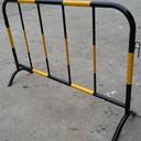 成都現(xiàn)貨銷售鐵馬移動(dòng)護(hù)欄臨時(shí)防護(hù)欄移動(dòng)鐵馬圍欄