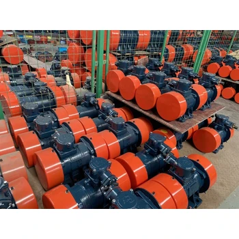 廣東宏達(dá)振動(dòng)電機(jī)380V銅芯品牌振動(dòng)器礦用振動(dòng)篩機(jī)定做