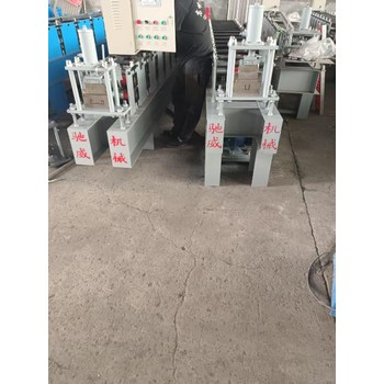 金屬托盤(pán)成型機(jī)設(shè)備