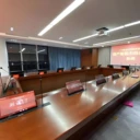 國產無紙化會議系統(tǒng)智能電子桌牌升降一體機黨政企業(yè)會議室