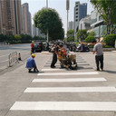 武鳴非機(jī)動車停車位劃線，學(xué)校道路標(biāo)線施工