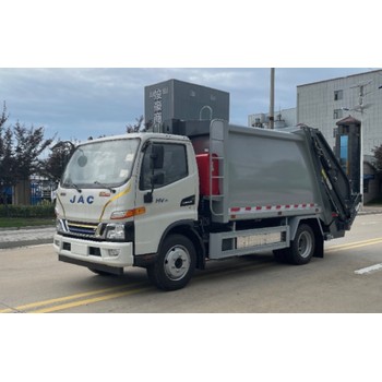 江淮駿鈴9方新能源壓縮式垃圾車?yán)m(xù)航更長；電能更足