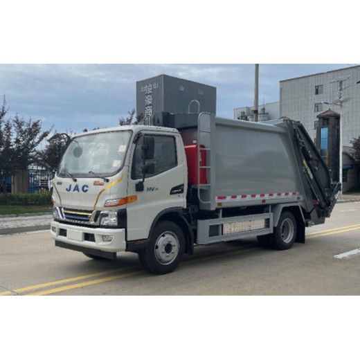 江淮駿鈴9方新能源壓縮式垃圾車?yán)m(xù)航更長；電能更足