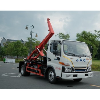 藍(lán)牌新能源小型勾臂垃圾車可下地下室