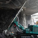 孔山重工KS680履帶頂錘式城市靜爆礦山隧道小孔徑鑿巖鉆機(jī)