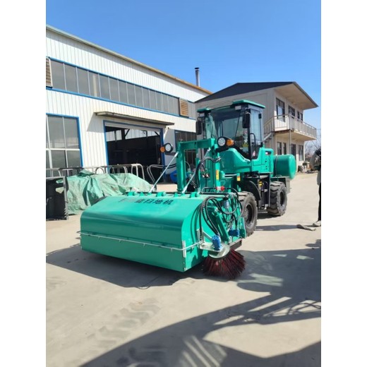 拉薩道路施工碎石清掃車-魯裝3200路面清掃機(jī)