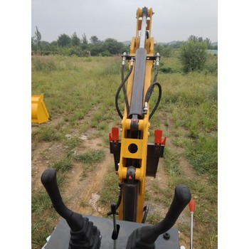 小型兩頭忙裝載機(jī)廠家-麻雀雖小五臟俱全