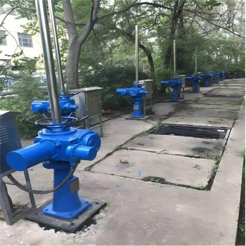 無錫雨水回轉(zhuǎn)式機(jī)械格柵機(jī)宜興細(xì)格柵除污機(jī)水電站反撈式粗格柵
