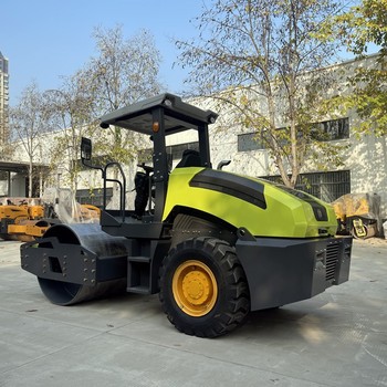 道路6噸單鋼輪壓路機一鍵振動操作方便瀝青路面攤鋪養(yǎng)護設(shè)備