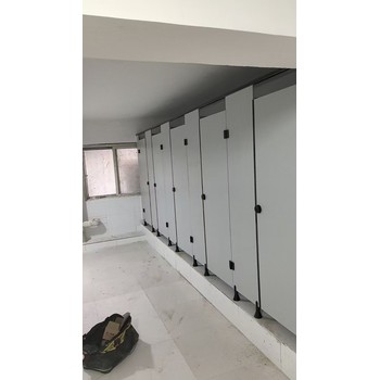 生產(chǎn)抗倍特板公共廁所隔斷用建材16毫米厚1200*3050上門(mén)安裝