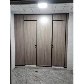 學(xué)校工廠公共淋浴間什么隔斷好,有多種板材可選擇