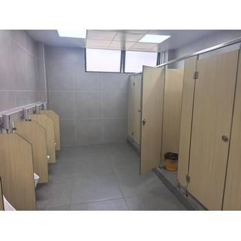 漯河衛(wèi)生間廁所隔斷墻易自裝學(xué)?？贡短貜?fù)合蜂窩板公共衛(wèi)生間隔斷
