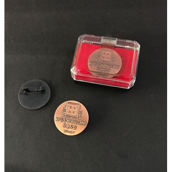 徽章浮雕定制西安金屬胸章校牌?；赵O(shè)計加工
