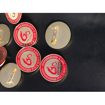 班級胸徽，西安亞克力校牌加工，陜西標(biāo)牌銘牌廠
